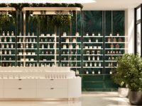 Meubles de magasin de beauté modernes, comptoir de présentation de maquillage sur mesure et vitrine murale pour cosmétiques