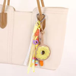 Nouveau porte-clés détachable en cuir PU avec pendentif donut et perles lettres, accessoire mignon pour téléphone - Product Image 2