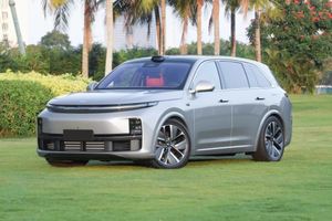 Compre Vehículos de Nueva Energía de Alta Calidad, Li Auto L7, SUV de 5 Puertas y 6 Asientos, Autonomía Extendida de 1360 km, Auto Híbrido para Adultos - Product Image 2