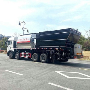 Camión de Sellado Sincrónico de Asfalto y Grava Pesado HOWO 8X4 Diésel Manual 375HP Nuevo 8.5+12m - Product Image 1