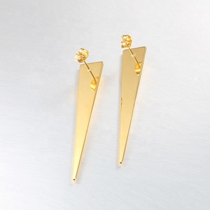 Pendientes Largos Triangulares Punk de Acero Inoxidable Chapado en Oro de <span class=keywords><strong>18K</strong></span> de Alta Calidad, Modelo E5151 - Product Image 3