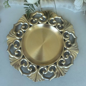 Assiettes de présentation en plastique de 13 pouces, couleur dorée, avec bordure sculptée en relief, style vintage français romantique, pour restauration fine, vente en gros - Product Image 4