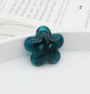 Hình Dạng Cánh Hoa Acrylic Thạch Trong Suốt 2 Lỗ Nút Cho Tự Làm Tóc Dây Trẻ Em Của Quần Áo Rhinestone Cho Hàng May Mặc Phẳng Logo Cho - Product Image 5