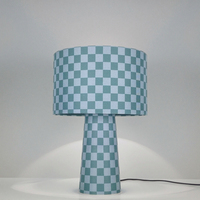 Lampe de table moderne en tissu à carreaux bleus avec base d'ampoule E14 et alimentation électrique Outil d'étude de lecture simple à domicile