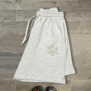 กางเกงขาสั้นแฟชั่นประดับมุกและคริสตัล ผ้าเฟรนช์เทอร์รี่ ดีไซน์เนอร์ออกแบบ กางเกงวิ่งออกกำลังกายทรงหลวม กางเกงขาสั้นผ้าฝ้ายโอเวอร์ไซส์ประดับคริสตัล - Product Image 2