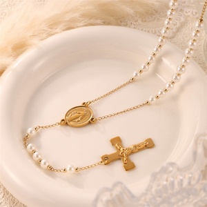 Collar de cadena con cuentas retro, chapado en oro, de acero inoxidable, con colgante ovalado de la Virgen María y cruz, tipo rosario, para mujeres y hombres - Product Image 2