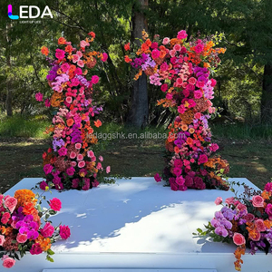เวทีงานแต่งงาน LEDA ตกแต่งด้วยดอกกุหลาบหลากสีสัน ฉากหลังดอกไม้ประดิษฐ์ ซุ้มโค้ง - Product Image 1