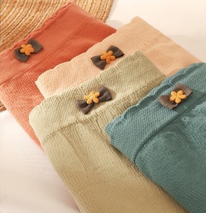 Slip a triangolo sottile in grafene senza cuciture, taglio alto, traspirante, con finiture in pizzo, per donne curvy (75-110 kg) - Product Image 4