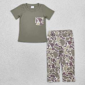 Camiseta de manga corta con estampado de camuflaje para niños pequeños, conjunto de pantalones a juego, conjunto informal de algodón con diseño de bolsillo con parche - Product Image 3