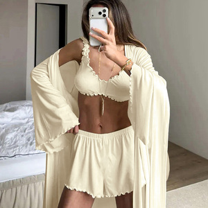 QINSI Autunno 2026 Set Pigiama 3 Pezzi da Donna: Reggiseno, Pantaloncini e Vestaglia Lunga per il Relax Notturno - Product Image 2