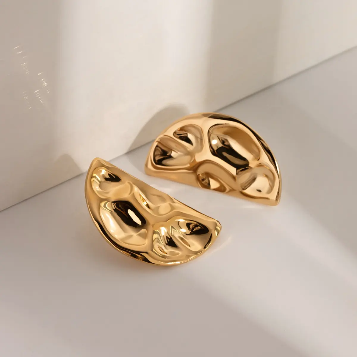 Wasserdichte Modestaatement geometrischer Schmuck 18K gold plattiert Edelstahl hammerte große klobige Ohrringe Frauen