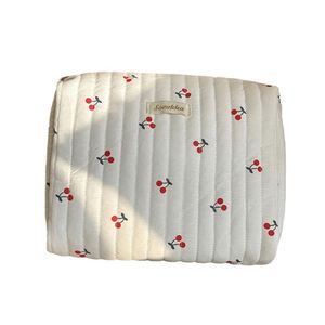 Sac à couches matelassé en coton biologique avec fermeture éclair, motif cerise mignon, pour maquillage et cosmétiques, écologique et sans BPA, vente en gros - Product Image 2