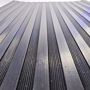 사용자 정의 3-6mm 지방 와이드 미세 골지 미끄럼 방지 안전 골판지 고무 매트 - Product Image 5