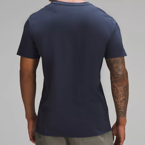 Vêtements de sport de plein air Ensembles personnalisés de fitness pour hommes T-shirts de compression T-shirts unis 100% coton Muscle Fit T-shirts vierges - Product Image 4