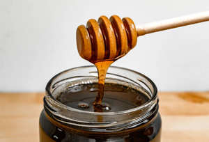 น้ำผึ้งดำสดคุณค่าทางโภชนาการสูงผลิตภัณฑ์ผึ้ง100% น้ำผึ้งดำดิบธรรมชาติบริสุทธิ์ในบรรจุภัณฑ์แบบดรัม - Product Image 2