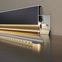 Plinthe lumineuse LED en aluminium pour