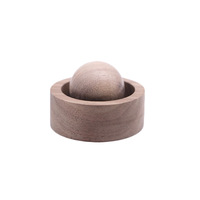 Vente en gros de boule ronde de 5*3.5cm en bois parfumé monté sur voiture diffuseur d'ornement d'aromathérapie en noyer noir horizontal simple circulaire