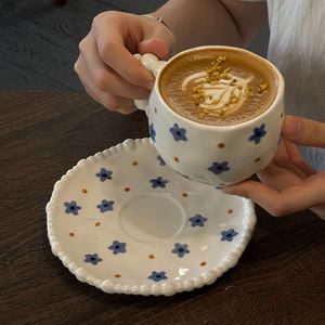 แก้วกาแฟพอร์ซเลนสไตล์วินเทจฝรั่งเศสลายดอกไม้ ทำมือ แก้วลาเต้ลายนกนางแอ่น ใช้กับไมโครเวฟและเครื่องล้างจานได้ เหมาะเป็นของขวัญทางธุรกิจ - Product Image 4