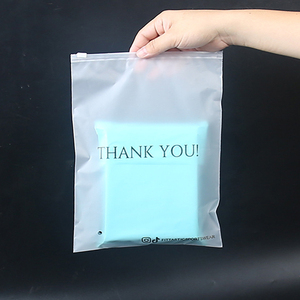 Vente en gros d'emballages personnalisés, poly sacs de remerciement pour emballage de chemise avec logo imprimé et fermeture à glissière auto-scellante pour vêtements - Product Image 2