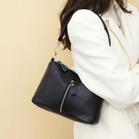 Sac à main en cuir véritable grainé au design personnalisé, minimaliste, convertible en sac bandoulière et sac fourre-tout pour le quotidien et les trajets en ville, prix fournisseur en gros