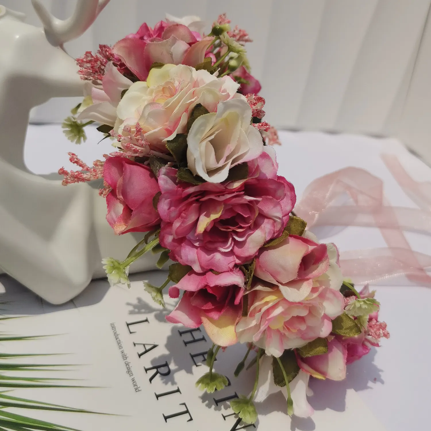 女性のための白い花のヘッドバンド卸売結婚式ティアラフローラルガーランドヘアバンドヘアアクセサリーハワイアンフラワーヘッドバンドクラウン