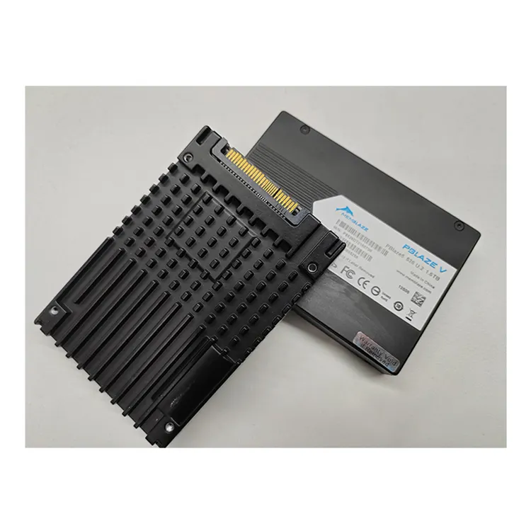 PBlaze5 526 süper kalite SSD PBlaze5 526 SSD kurumsal U.2 1.6T 2T NVMe SSD PCIe 3.0