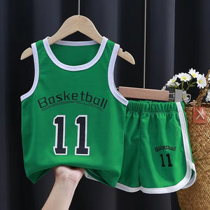 Ensemble de vêtements de sport d'été pour enfants en gros – Débardeurs et shorts de basketball en polyester imprimé à séchage rapide pour garçons, idéal pour le sport et les activités de plein air - Product Image 5
