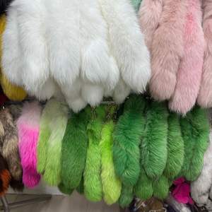 Grossiste d'usine <span class=keywords><strong>en</strong></span> Chine, grand et moelleux porte-clés <span class=keywords><strong>en</strong></span> queue de renard véritable, jouets de cosplay, grandes queues de renard bleues naturelles, pendentif pour sac - Product Image 2