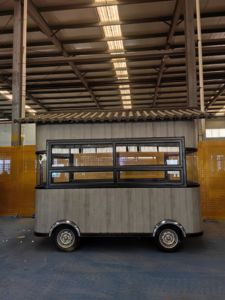 Voiture de restauration mobile à trois roues personnalisée par le fabricant, pour une restauration gastronomique - Product Image 4
