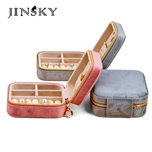 Estuche de Joyería de Terciopelo de Lujo Ligero, Mini Estuche de Viaje Portátil para Aretes, Anillos y Collares, Organizador de Almacenamiento Compacto - Product Image 2