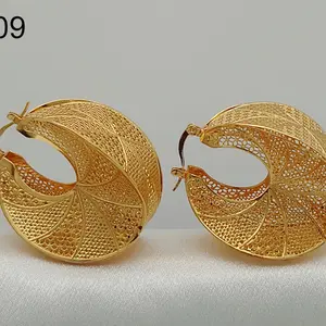 Fabriek Afrikaanse Mode Sieraden Set Vrouwen Trouwfeest Oorbellen Grote Accessoires Voor Vrouwen Gouden Sieraden Sets Mode Accessoire