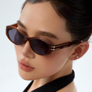 Gafas de sol polarizadas ovaladas para mujer Dl-D7529, montura de metal negro, lentes TAC, protección UV400, para un estilo urbano a la moda. - Product Image 3