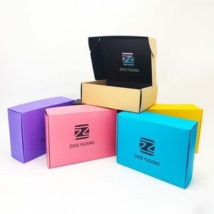 Scatole per Spedizioni Personalizzate Rosa Acceso, Imballaggi Vibranti e Brandizzati per Box di Abbonamento ed E-commerce per Distinguersi nel Corriere - Product Image 4