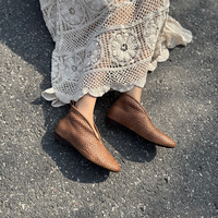 Sepatu Booties Kulit Sapi Anyaman Tangan, Ujung Runcing, Sol Datar, Model Slip On, Sepatu Ballet Retro Wanita