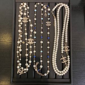 Collar de Trébol de Diseño de Alta Gama Vintage de Nicho Largo con Perlas y Diamantes Brillantes de Moda Collar para Suéter con Nuevo Diseño de Tendencia - Product Image 2