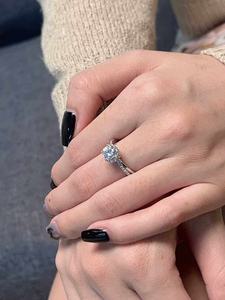 แหวนเงินแท้ 925 ประดับมอสซาไนต์ รุ่นล่าสุดปี 2026 สำหรับผู้หญิง เหมาะสำหรับเป็นของขวัญงานแต่งงานหรืองานหมั้น - Product Image 4