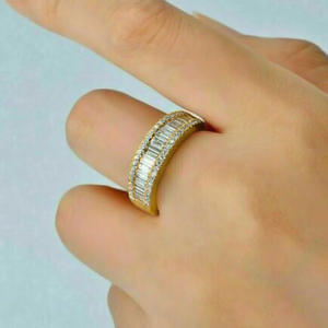 Anello di Lusso da Donna in Oro Massiccio 18K con Diamanti Taglio Baguette Colore D Naturale Fede Nuziale T0726 - Product Image 5