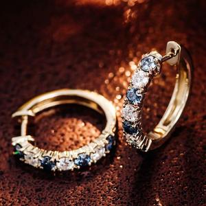 Pendientes de Diamantes Mossinate con Diseño Único en Forma de Corazón para el Día de San Valentín, Cumpleaños, Sorpresas y Celebraciones de Compromiso - Product Image 1