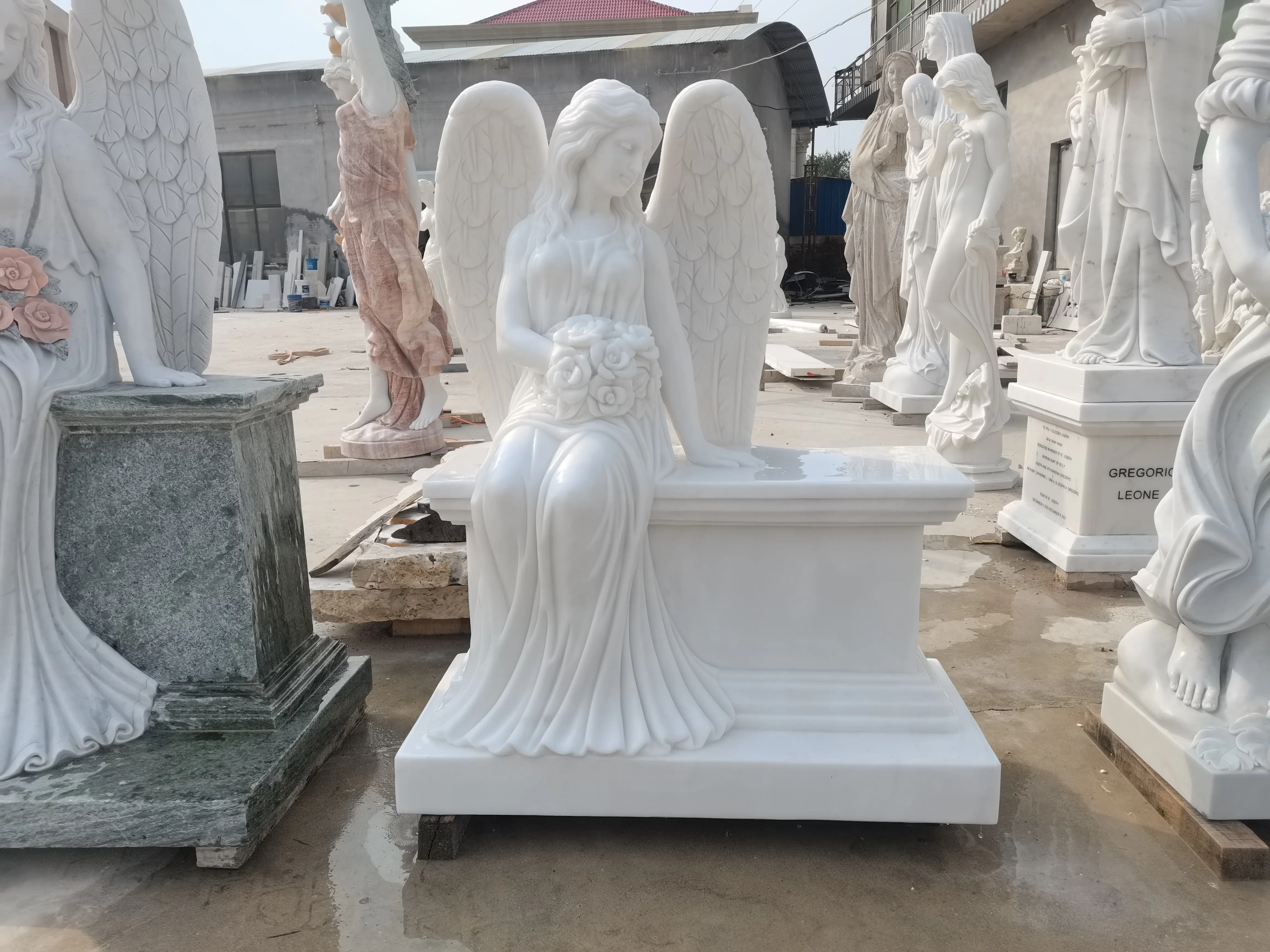 Outdoor memorial statue garden hand carved stone granite angel statue tombstone