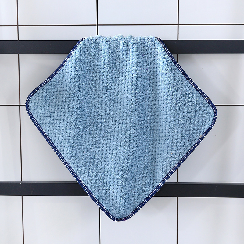 Grille ananas ourlée bleu