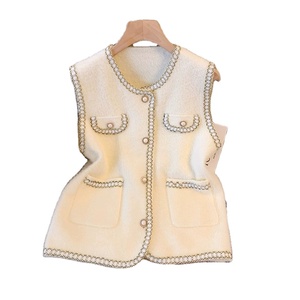 2025 nuevo estilo elegante estilo coreano <span class=keywords><strong>chaleco</strong></span> que combina con todo para mujer ropa exterior larga hebilla de perla tejida <span class=keywords><strong>pelo</strong></span> de imitación de visón para otoño - Product Image 3