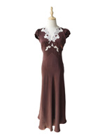 Ensemble deux pièces vintage pour femme : haut en dentelle française et jupe courte en soie épaisse, respirant, couleur unie, idéal pour l'été (ODM)