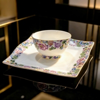 Ensemble de vaisselle en porcelaine personnalisée en gros, service de table de luxe en porcelaine fine, assiettes en céramique de luxe à bord doré, vente en gros directe usine