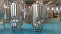 Cuves à bière Brite (BBT) - Équipement de fermentation sous pression à haute productivité contrôlé par PLC, capacité 5000L, avec pompe et moteur