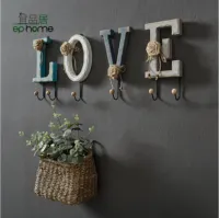 Rustikalen Distressed Holz Kreative Brief Home/Liebe Design Dekorative Wand Montiert Mantel Rack mit Metall Haken Haus Erwärmung Geschenke