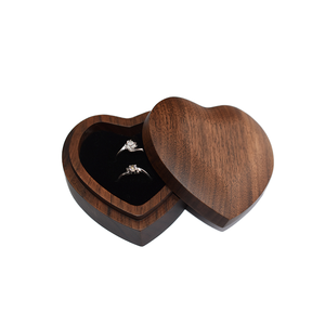 Caja de Regalo de Joyería de Madera en Forma de Corazón, Hecha a Mano y Personalizada, para Anillos de Compromiso, Aniversario o Propuesta de Matrimonio - Product Image 1