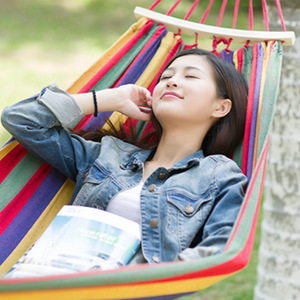 Hamaca <span class=keywords><strong>de</strong></span> exterior <span class=keywords><strong>de</strong></span> lona gruesa <span class=keywords><strong>con</strong></span> postes curvos <span class=keywords><strong>de</strong></span> <span class=keywords><strong>madera</strong></span>, antivuelco, individual y doble, para niños, dormitorios universitarios, dormitorios y camping - Product Image 5