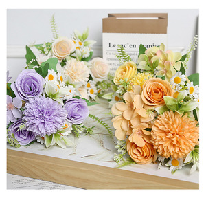 Ramo de Flores Artificiales Mixtas de 30cm - 7 Ramas de Rosas de Seda, Crisantemos e Hortensias para Decoración de Bodas y Fiestas en Casa - Product Image 5