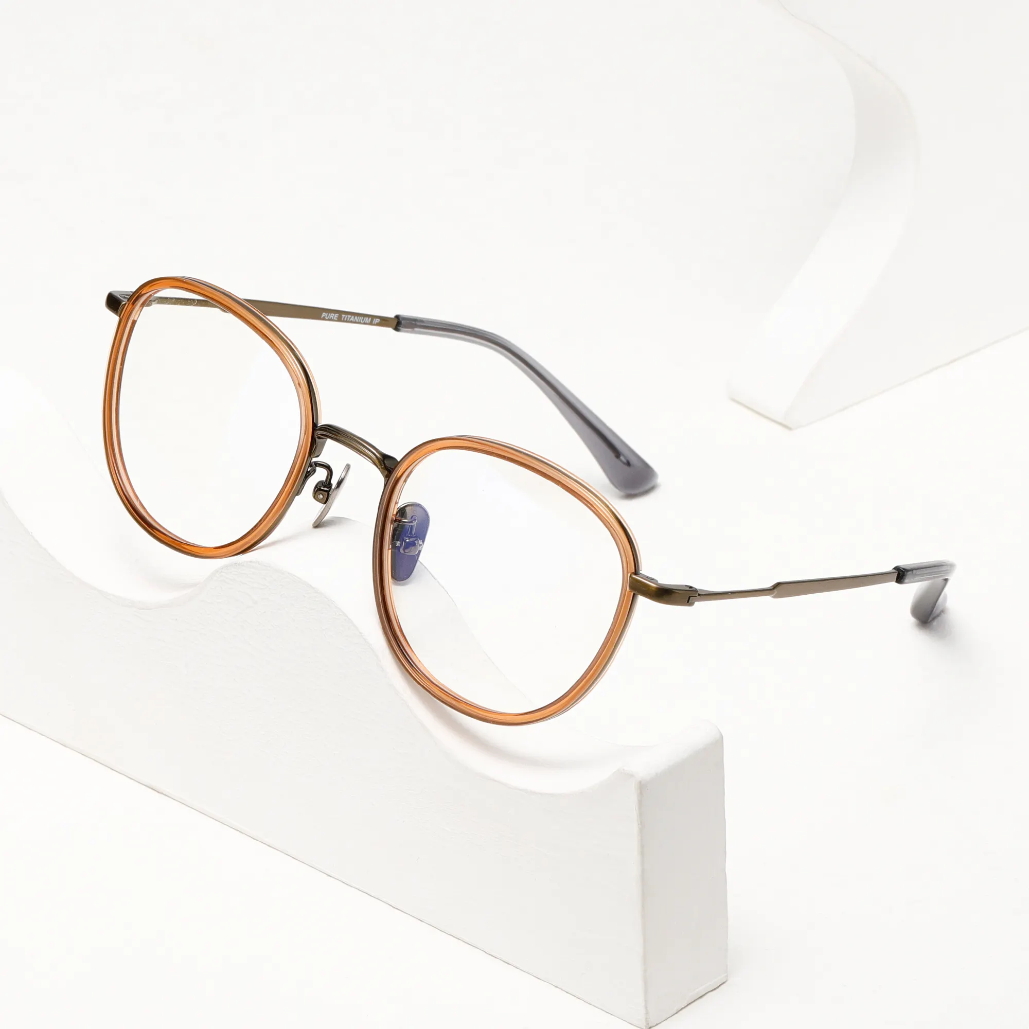 2024 nuovo fatto a mano intagliato cornice rotonda luce occhiali in acetato cornice uomini fabbrica stock logo personalizzato in titanio occhiali da lettura donna