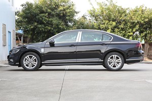 <span class=keywords><strong>Volkswagen</strong></span> <span class=keywords><strong>Passat</strong></span> 380TSI 2024 Usado, Sedán Mediano de 5 Plazas, Gasolina - Product Image 5